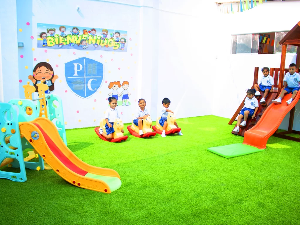 Pacific College, Ancón